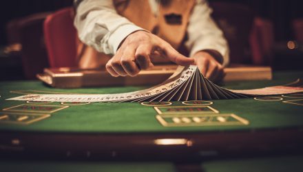 Gambling ETF Jumps as Macau Clears Up Licensing Rules