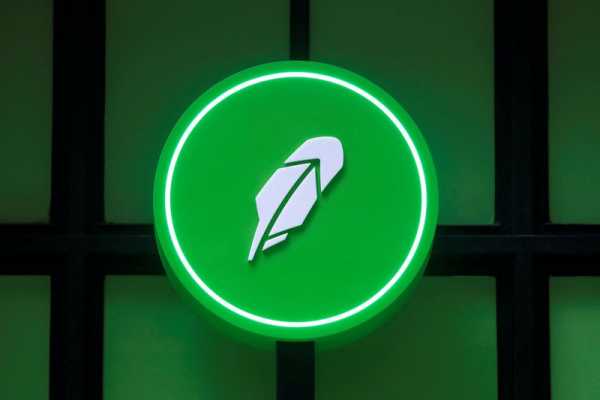 Explainer-The regulatory and legal headwinds facing Robinhood