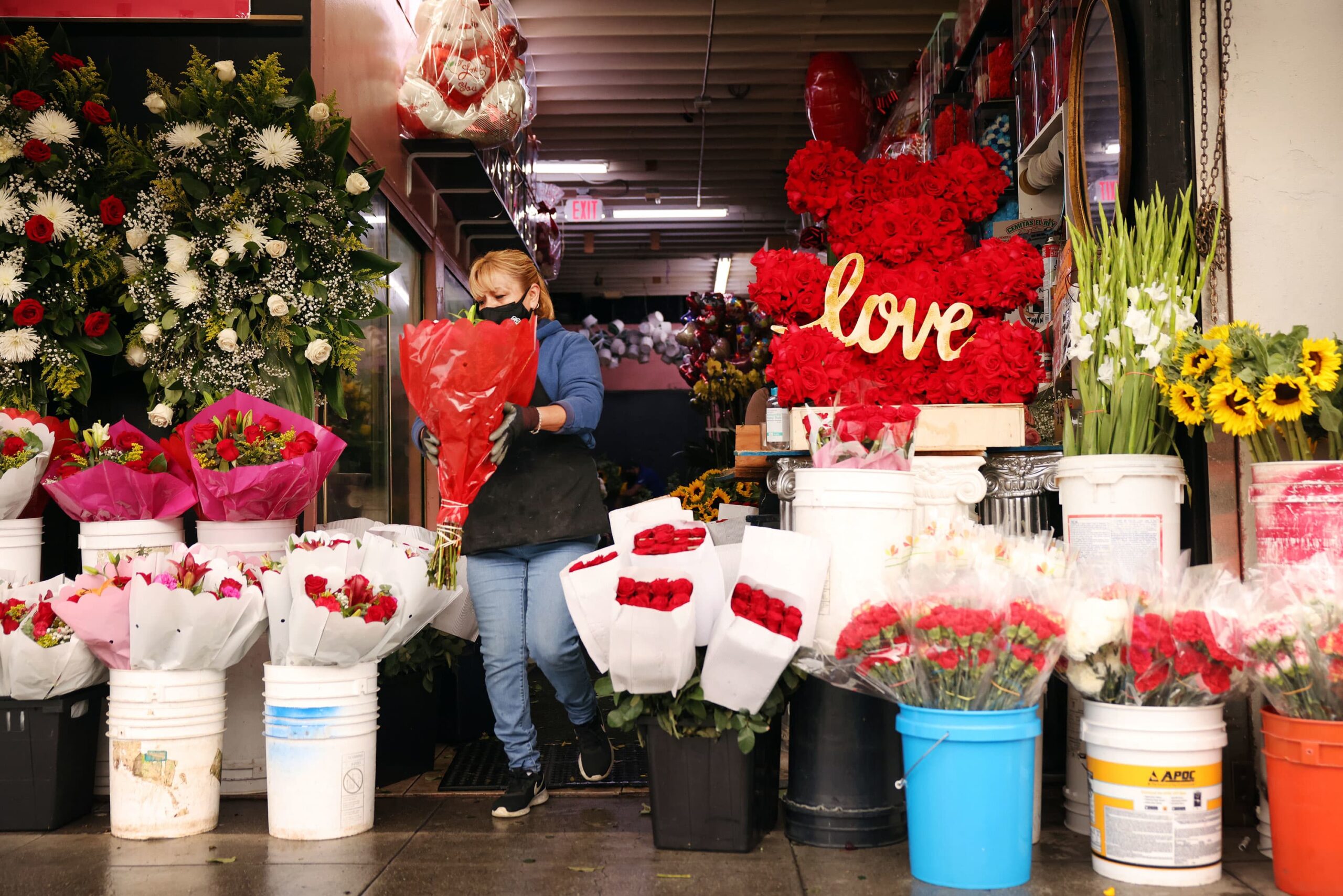 Inflation means price jumps for dinner and roses this Valentine’s Day