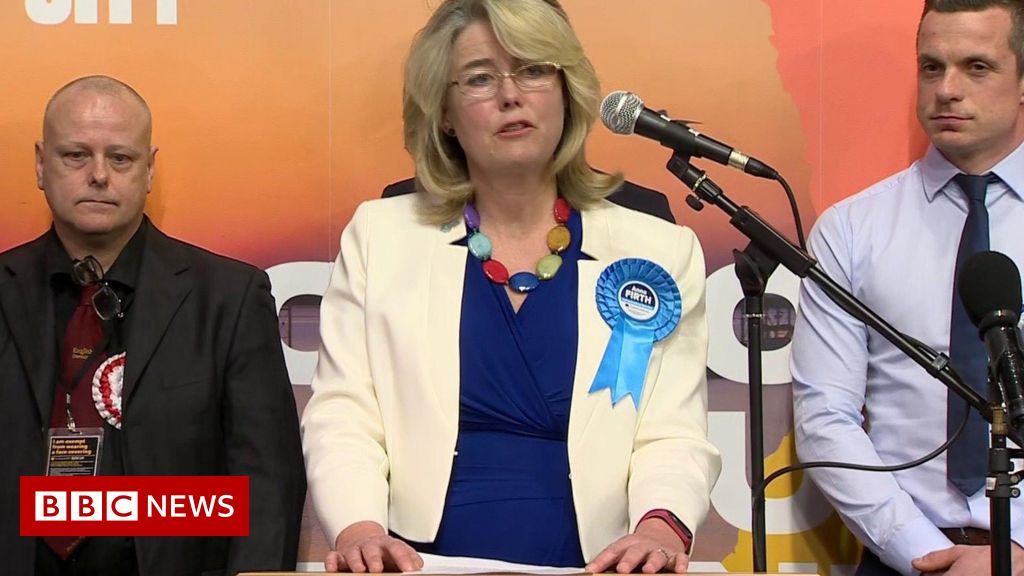 Southend West by-election: Conservative candidate Anna Firth wins