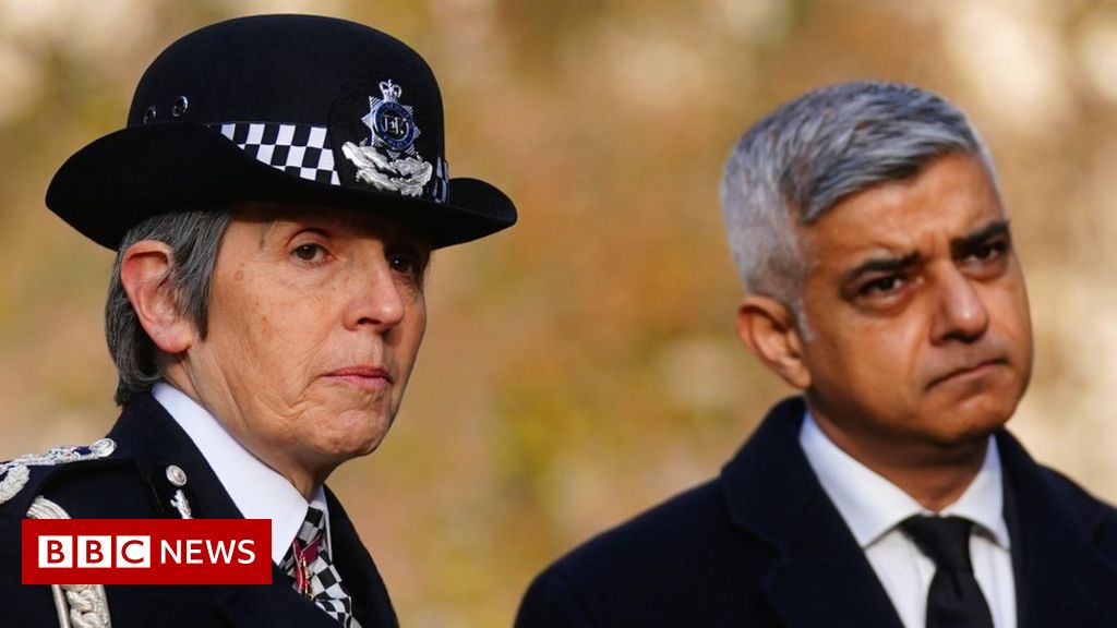 Sadiq Khan: Met Police Federation has 'no faith' in London mayor