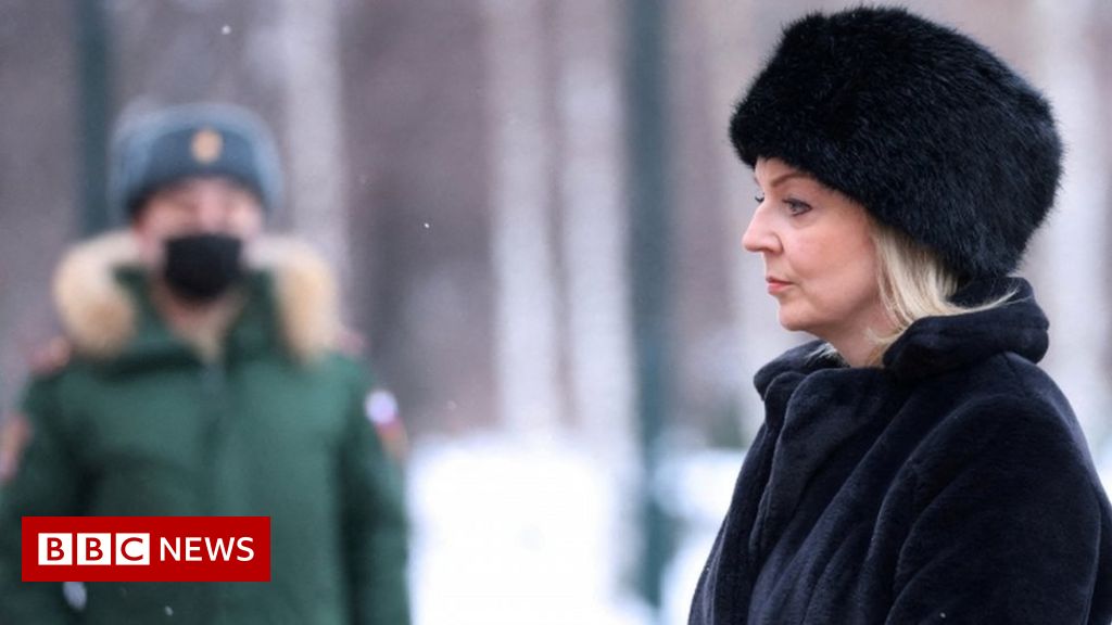 Ukraine: Liz Truss travels to Kyiv amid Russia uncertainty