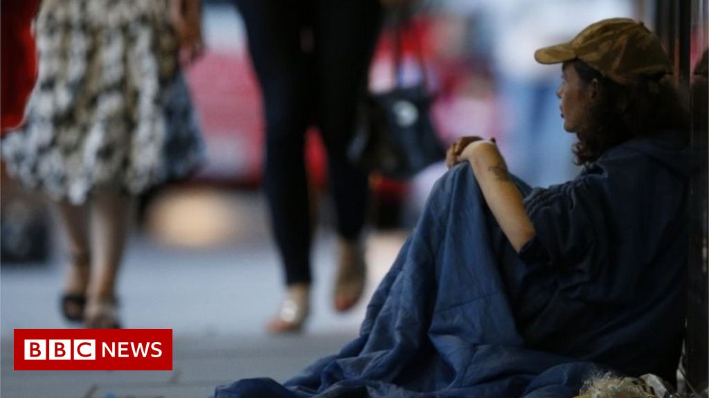 Government to repeal law allowing police to arrest rough sleepers