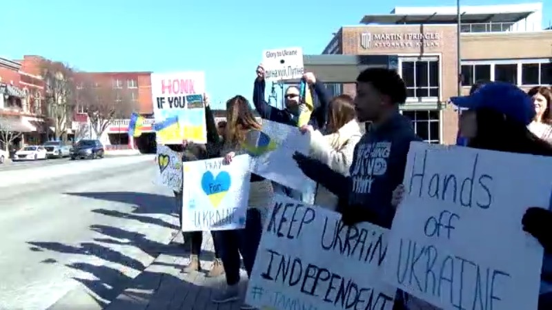 Local Ukrainian foreign exchange students hold peaceful protest