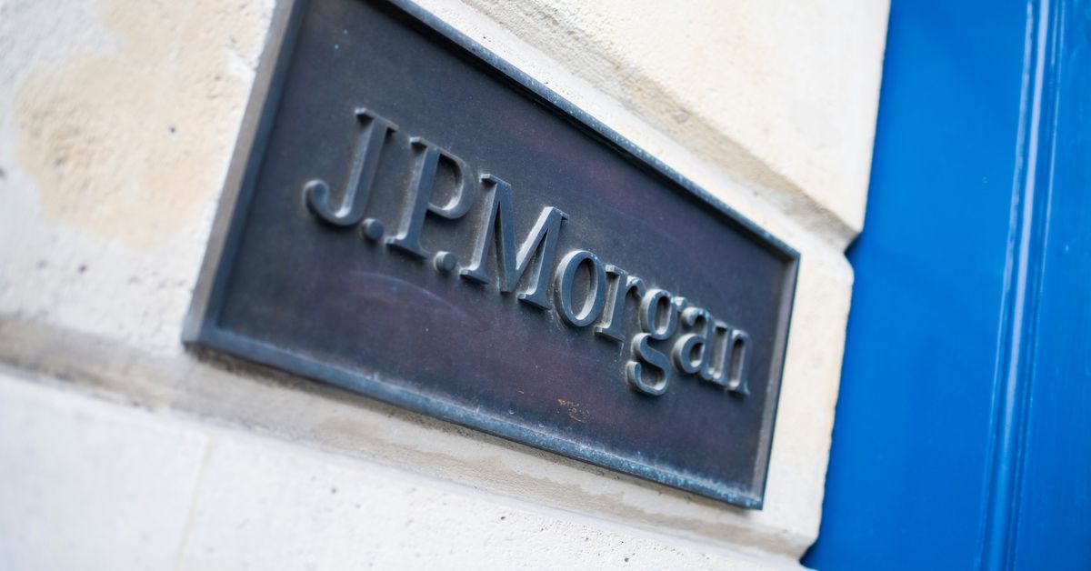 JPMorgan Asset Management Chief Slams Bitcoin in ‘Maltese Falcoin’ Report