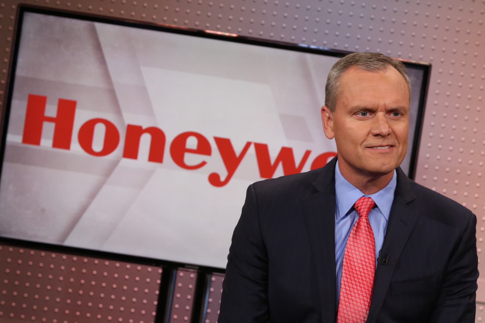 Honeywell CEO says suspending business in Russia won’t be a major headwind