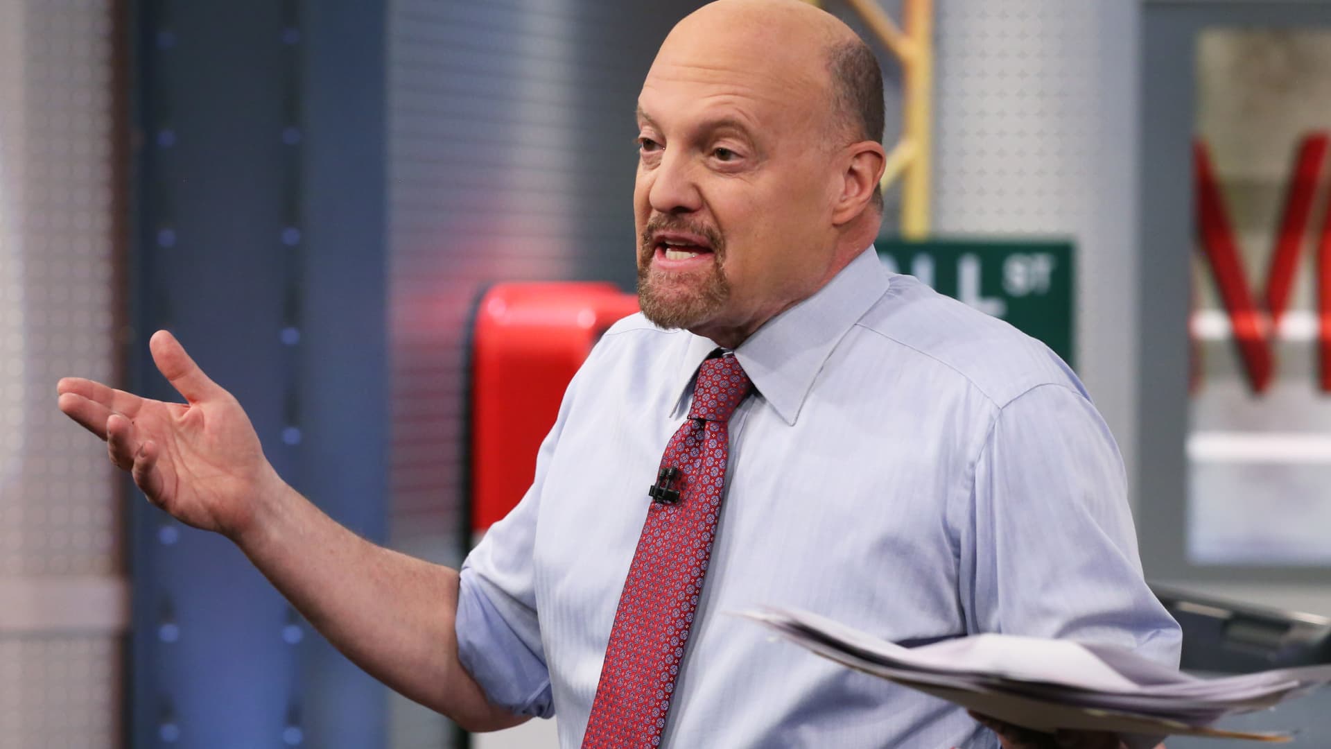 Cramer cites 3 reasons why the market rallied on a day it had no business doing so
