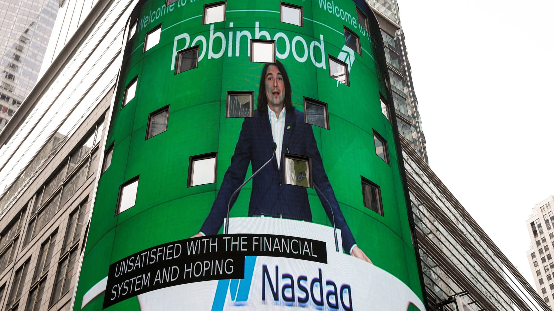 Robinhood shares jump after crypto CEO Sam Bankman-Fried acquires stake