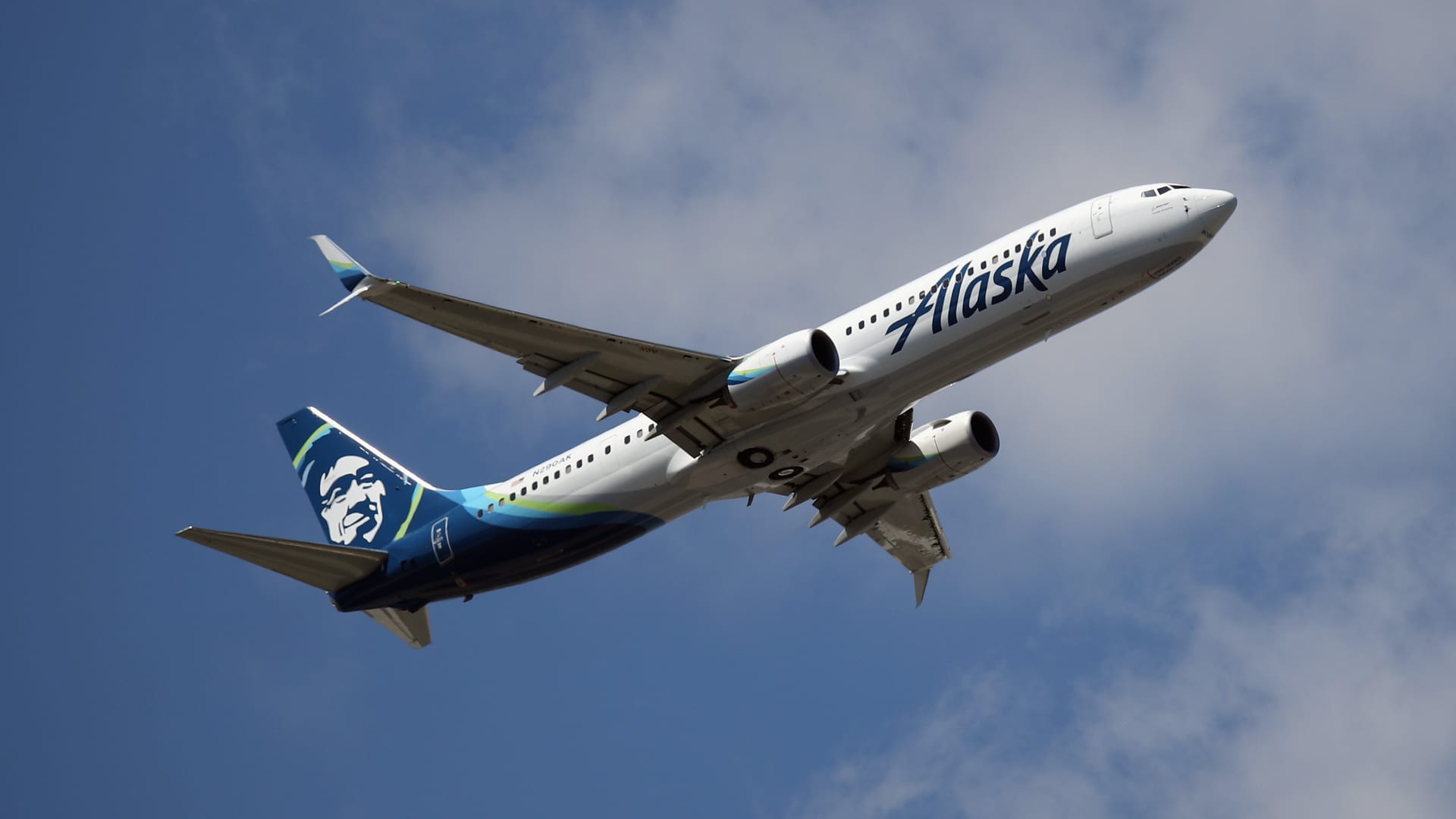 Alaska Airlines flight attendants get double pay to pick up shifts