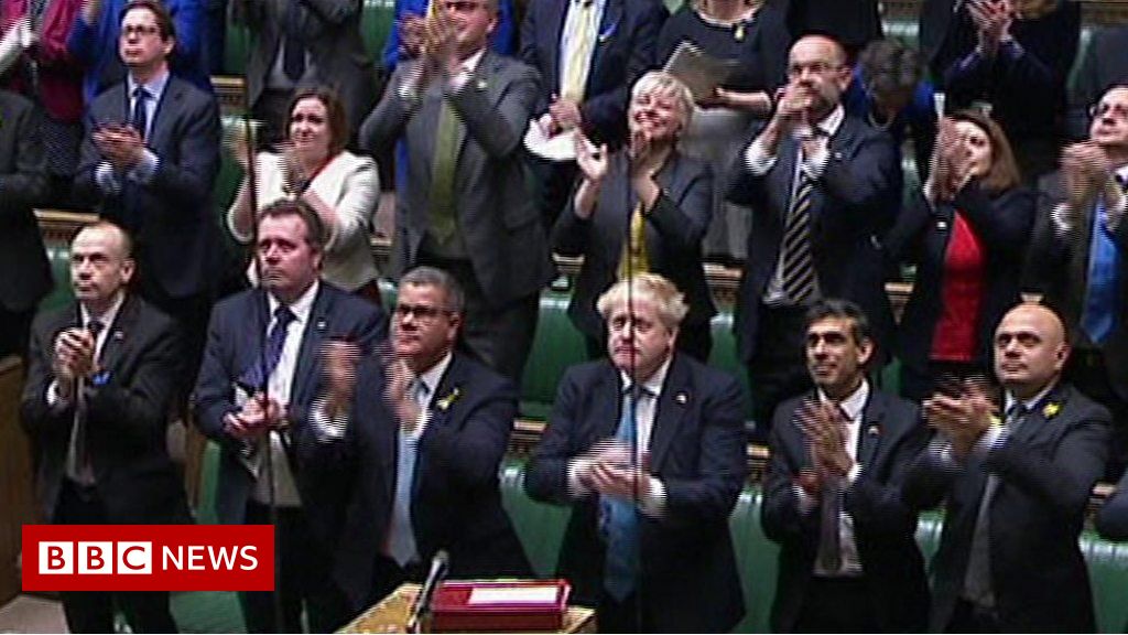 Ukraine crisis: MPs applaud Ukrainian ambassador in UK Parliament
