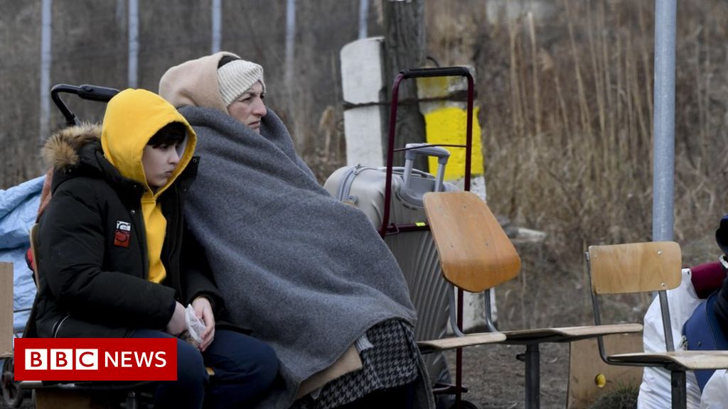 Ukraine war: UK considers widening visa access for refugees