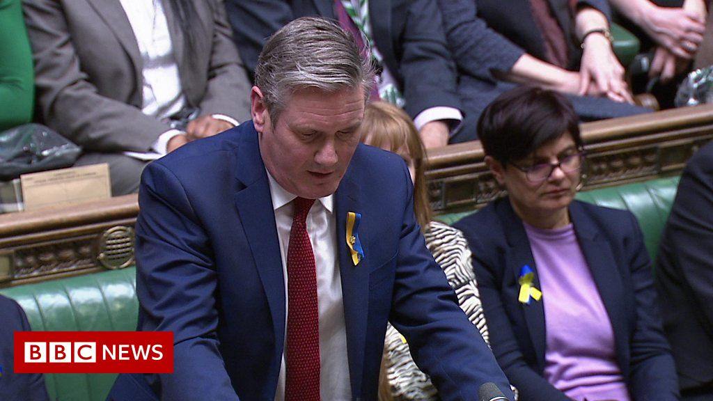 Ukraine: Keir Starmer pays tribute to Zelensky’s bravery