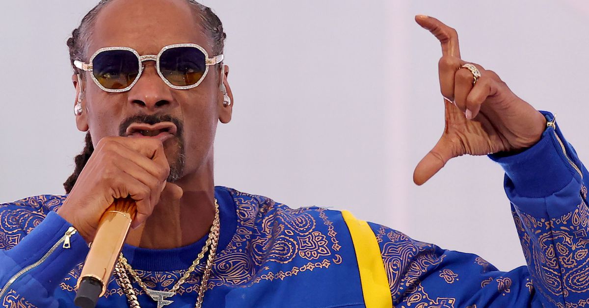 Snoop Dogg’s NFT Mixtape Invites Remixes. Does It Authorize Them?