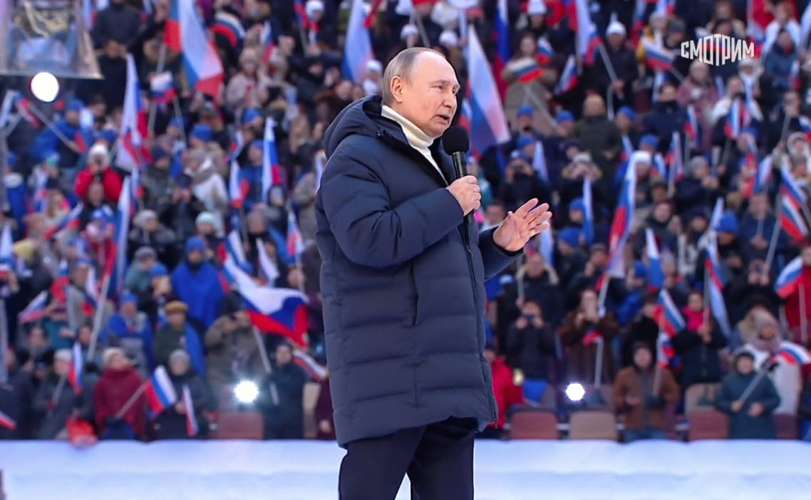 Transmission of Putin’s speech cuts out but attendee videos don’t show any drama