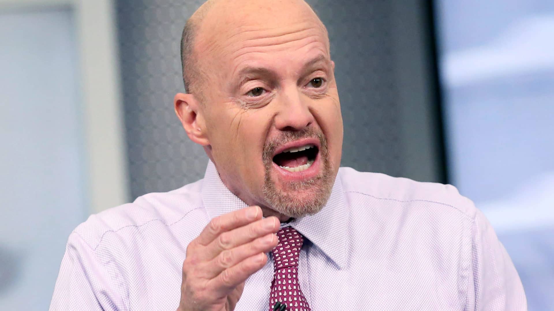 Charts suggest the euro could see a ‘swift rally’ and lift the market with it, says Jim Cramer