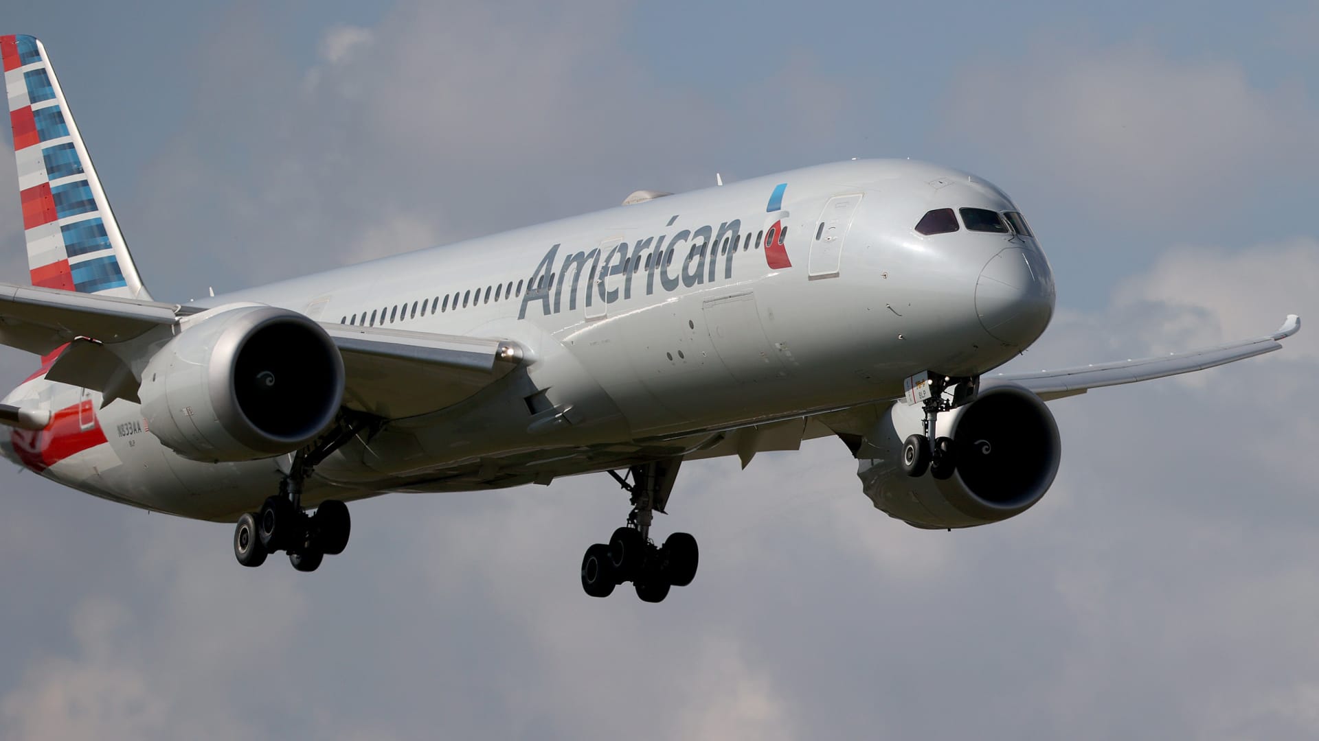 American Airlines pilots’ union sues carrier over training request