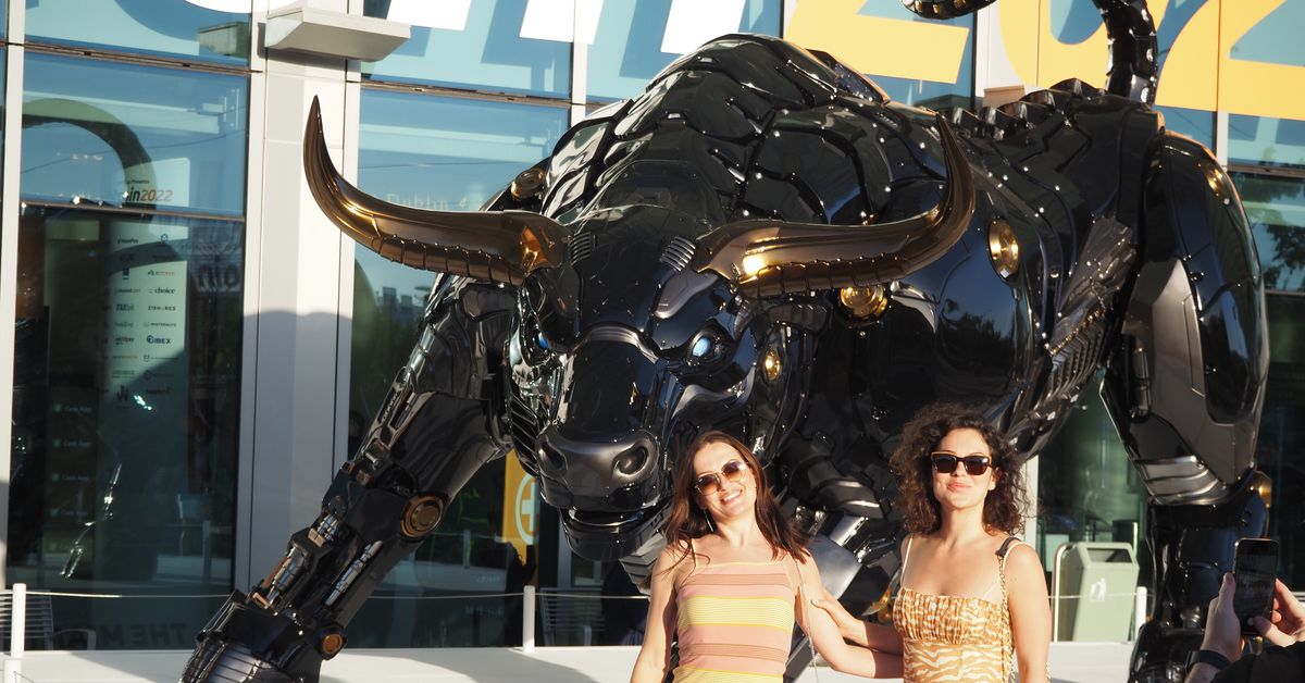Scenes from Bitcoin Miami 2022: The Stars, the Shows and That Giant Bull