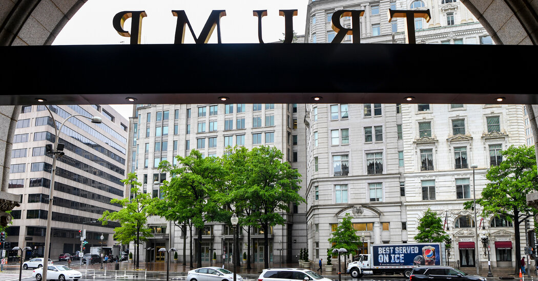 Trump Completes Sale of Washington Hotel to Investor Group