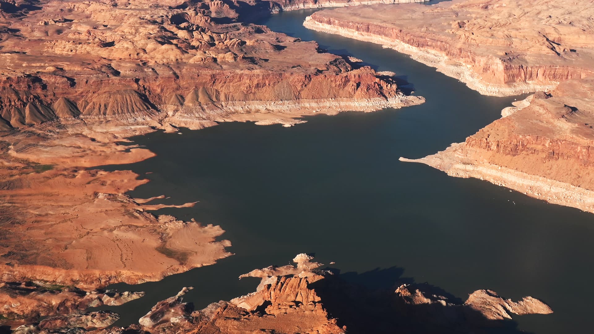 Lake Powell Glen Canyon Dam water release delayed due to drought