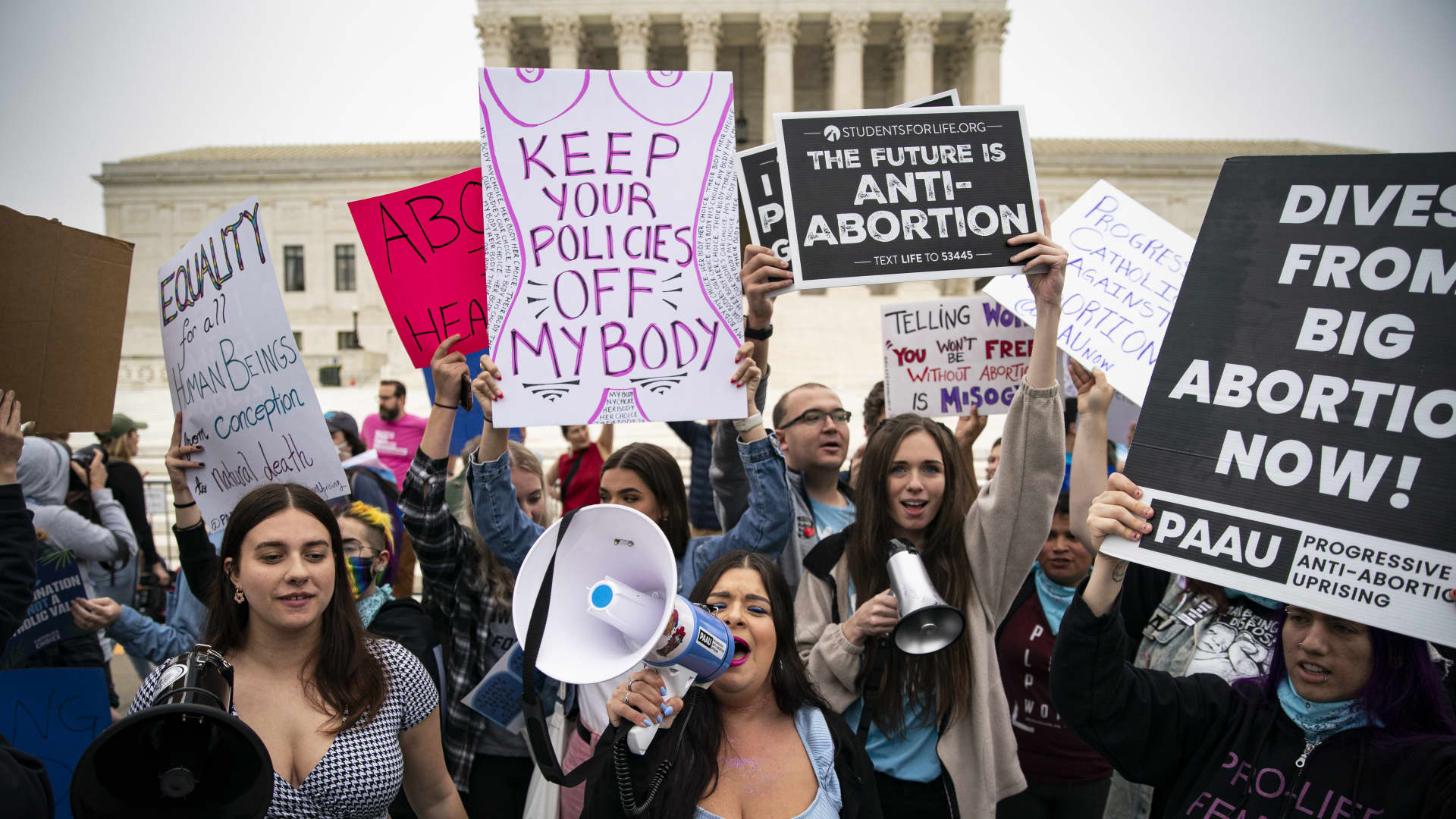 Supreme Court ruling undoing Roe abortion case would spark state bans