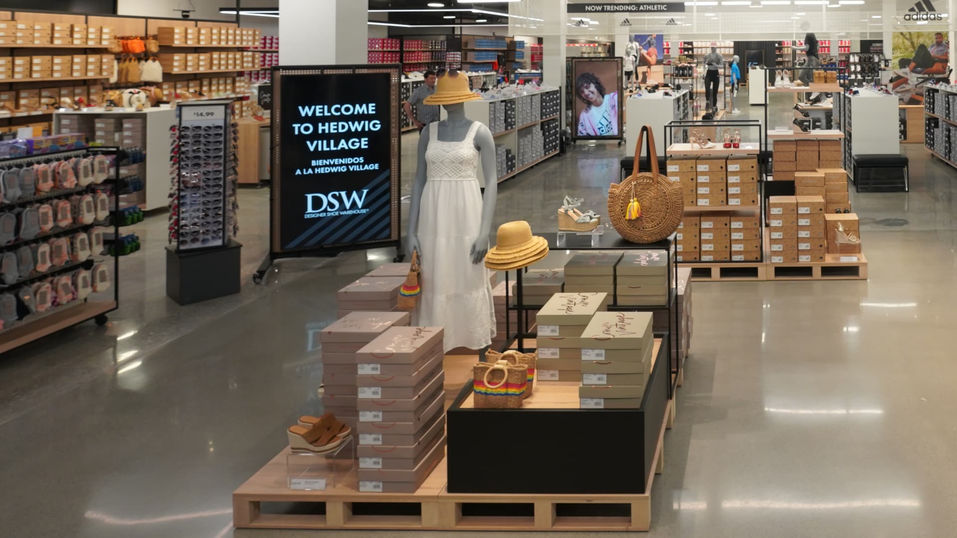 DSW tests layout to spotlight brands like Adidas, Crocs, Birkenstock