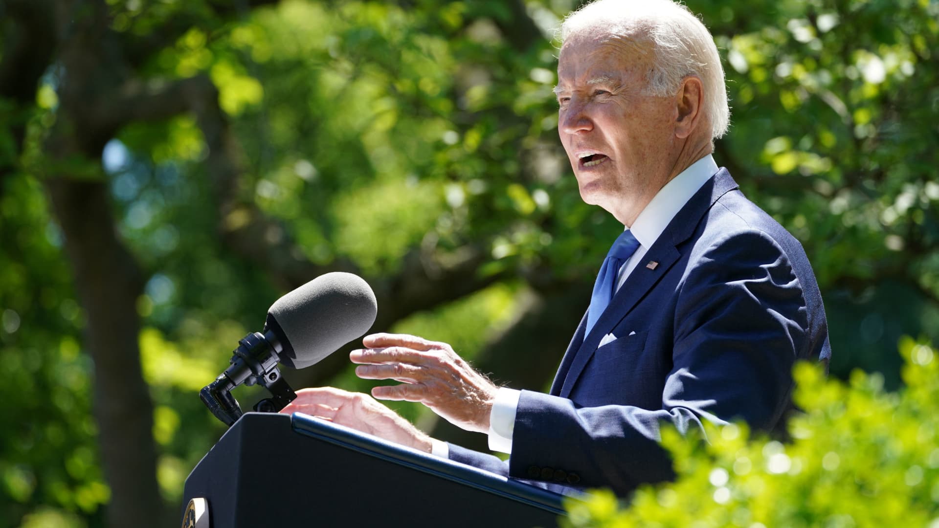 Biden calls Congress to pass Ukraine aid before new Covid funding