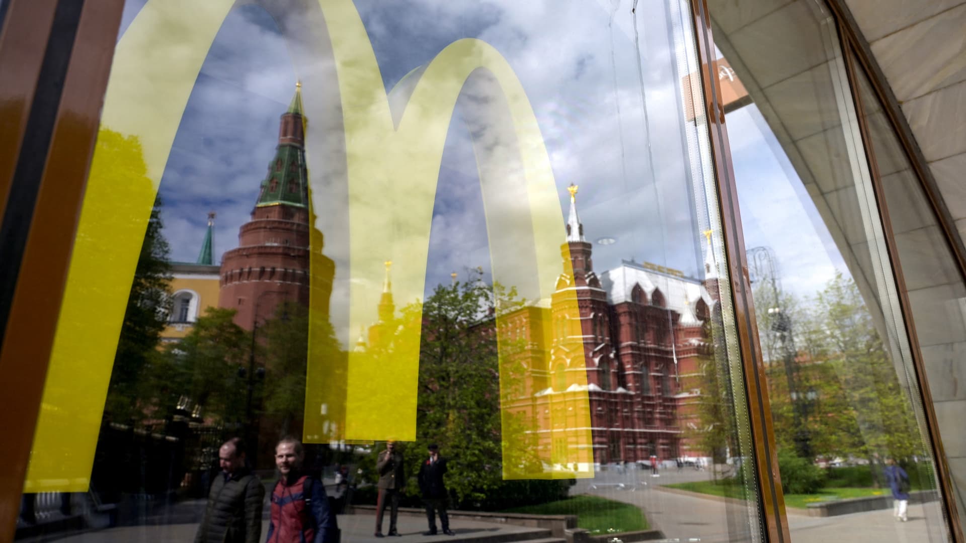 McDonald’s to sell Russian business to existing Siberian licensee