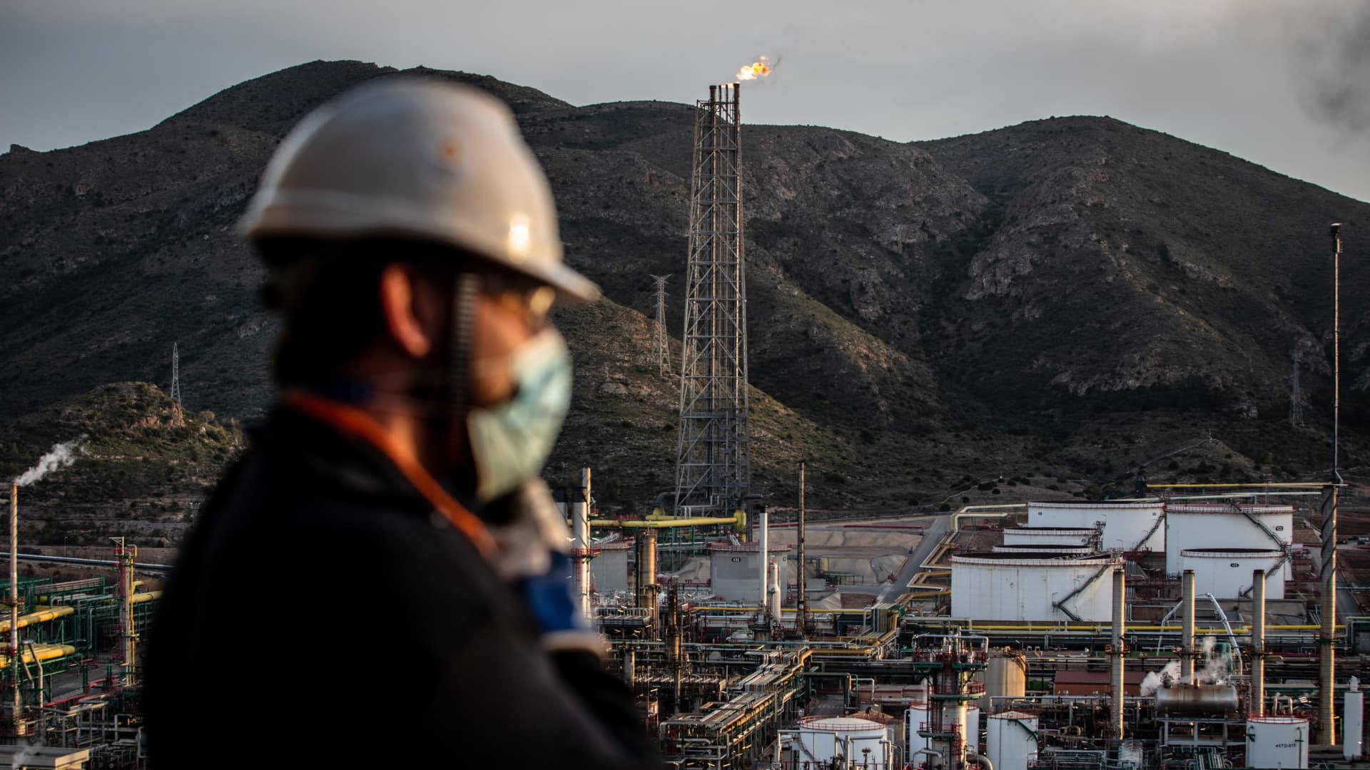 How Big Oil sells off polluting assets in a bid to look green How Big Oil sells off polluting assets in a bid to look green