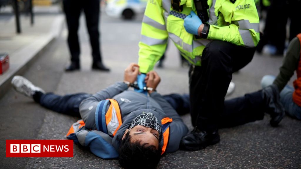 Government tries again to ban 'guerrilla' protests