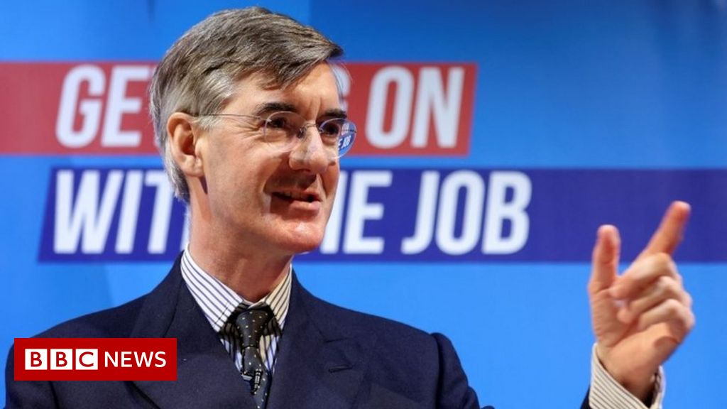 Stop war on civil servants, union chief urges PM
