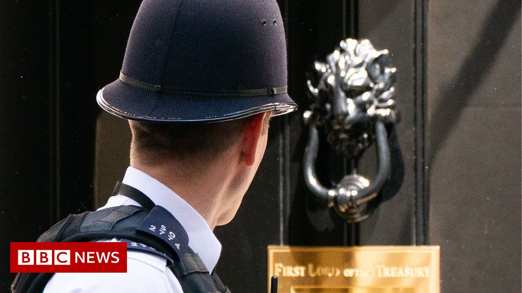 Partygate: How did the Metropolitan Police decide who to fine?