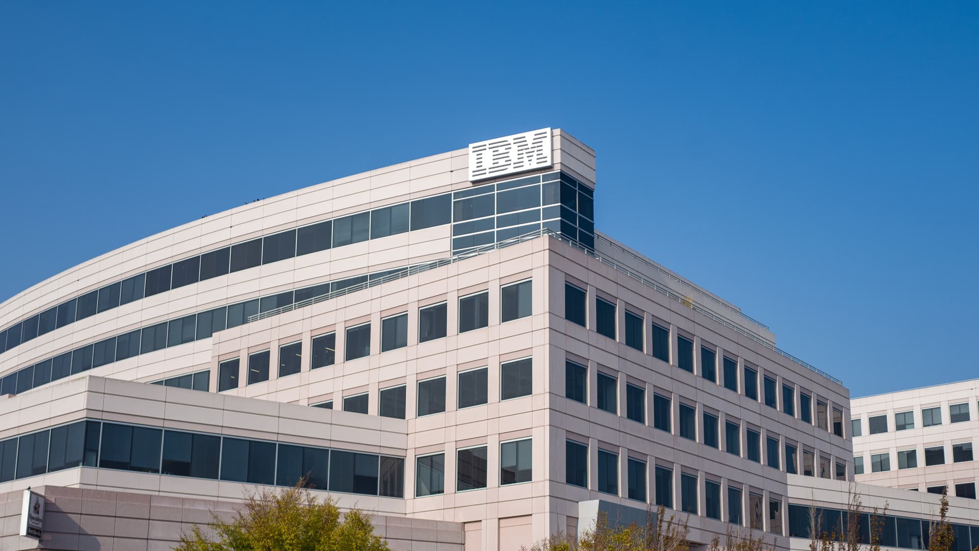 Only 20% of U.S. workers in office three days or more: IBM CEO