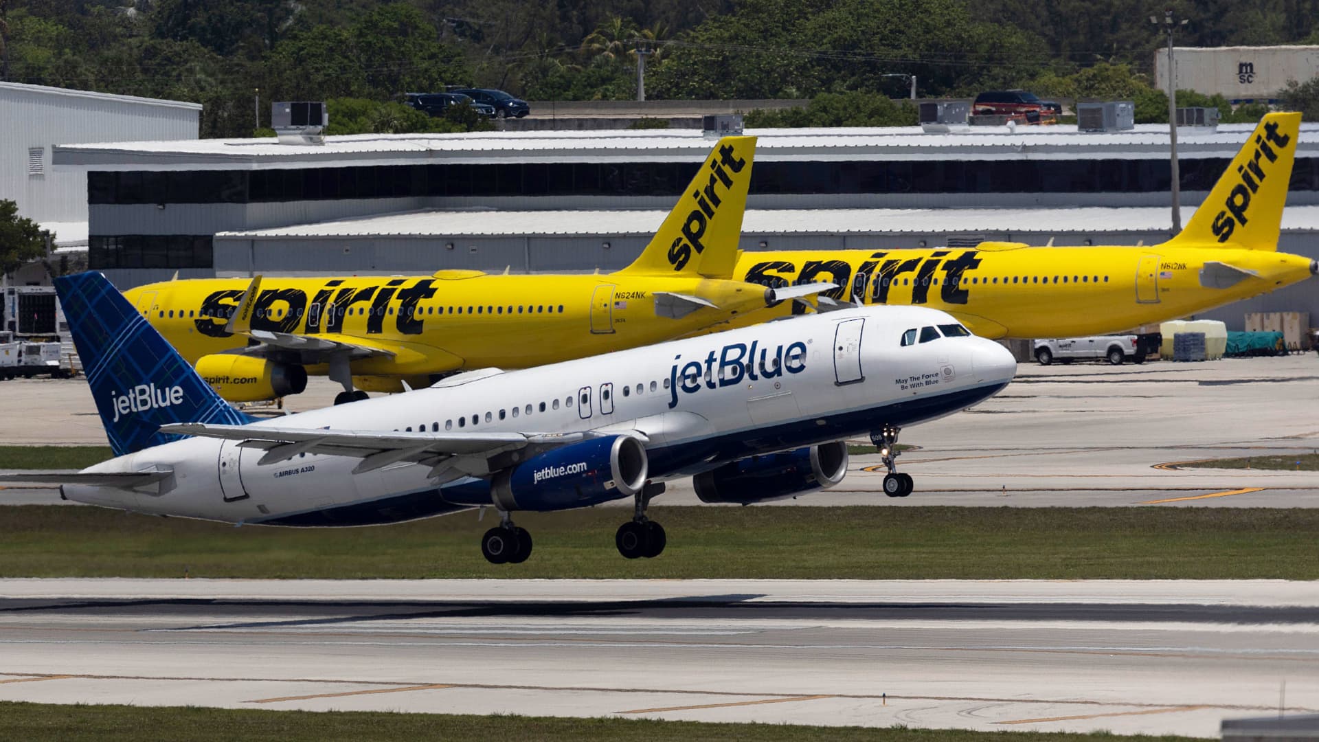 Spirit Airlines shareholder meeting postponed to continue Frontier, JetBlue deal talks