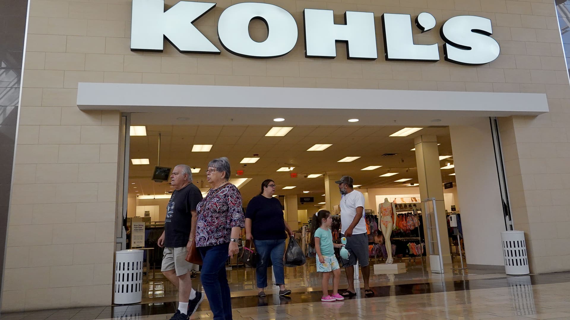 Franchise Group considers lowering Kohl’s bid closer to $50 a share from $60