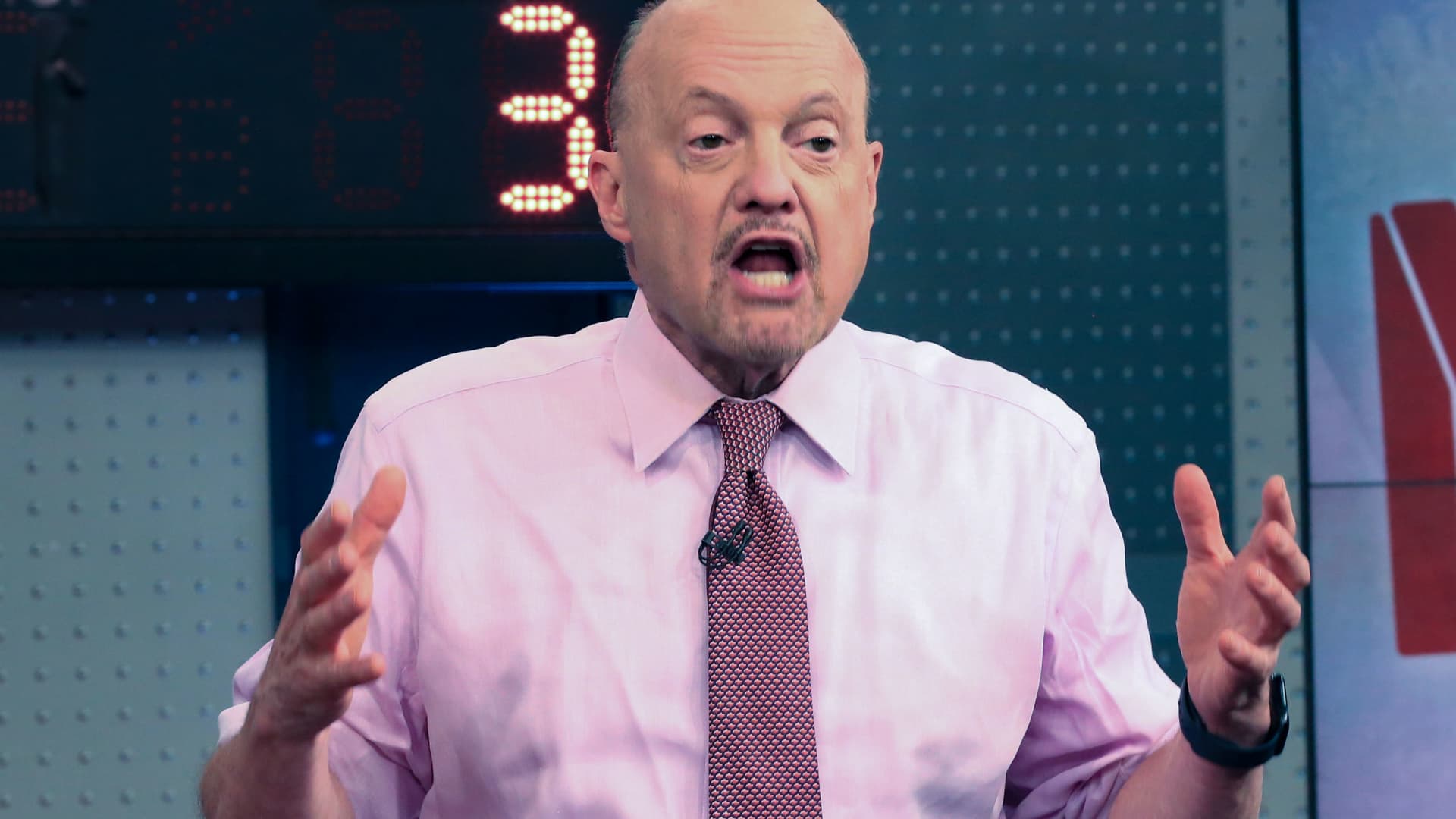 Jim Cramer says stubborn investors are taking the ‘wrong approach’ to the market