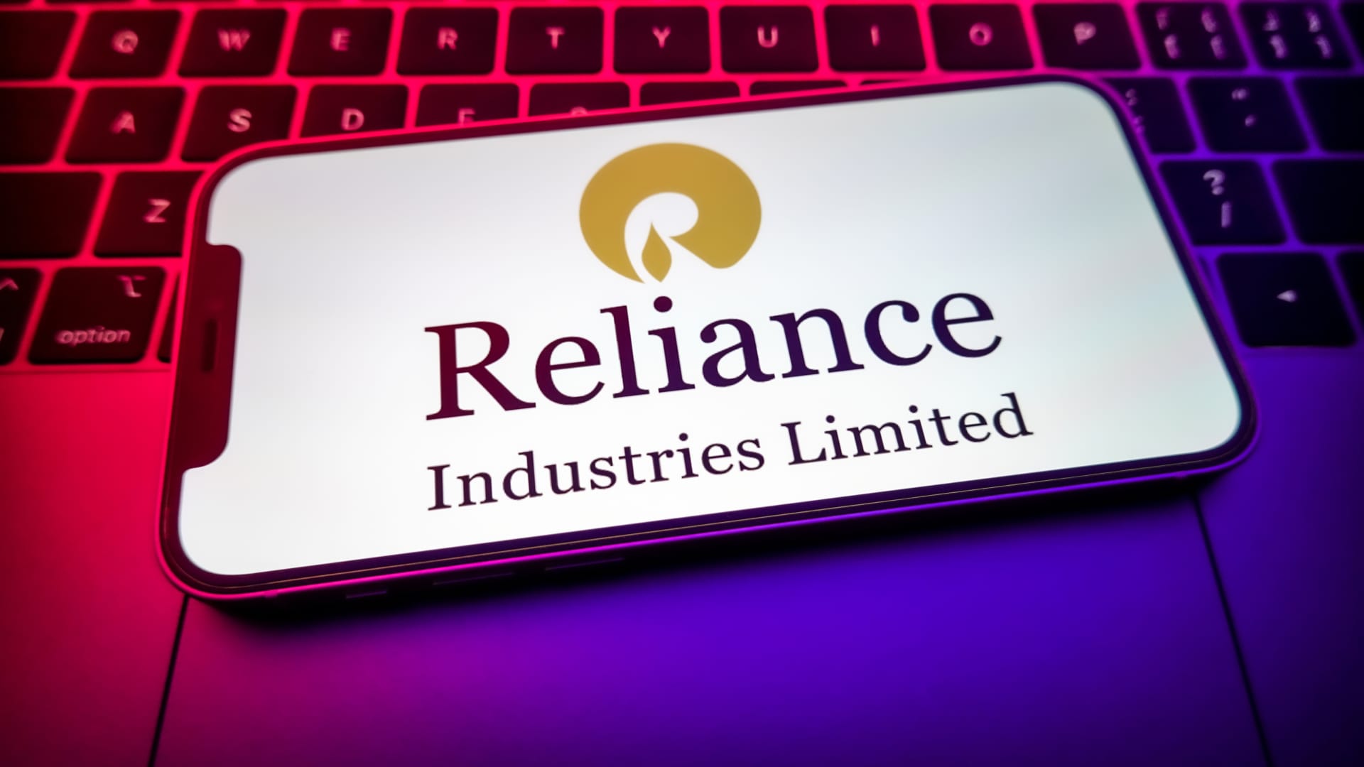 Why one stock brokerage is bullish on Reliance Industries and Infosys