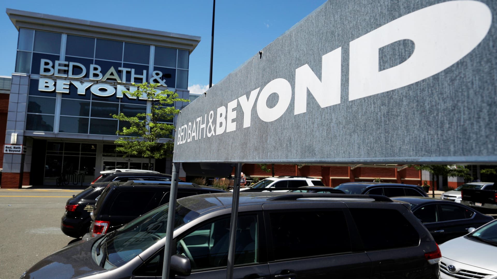 Bed, Bath & Beyond shares fall after investor Ryan Cohen reveals intent to sell stake