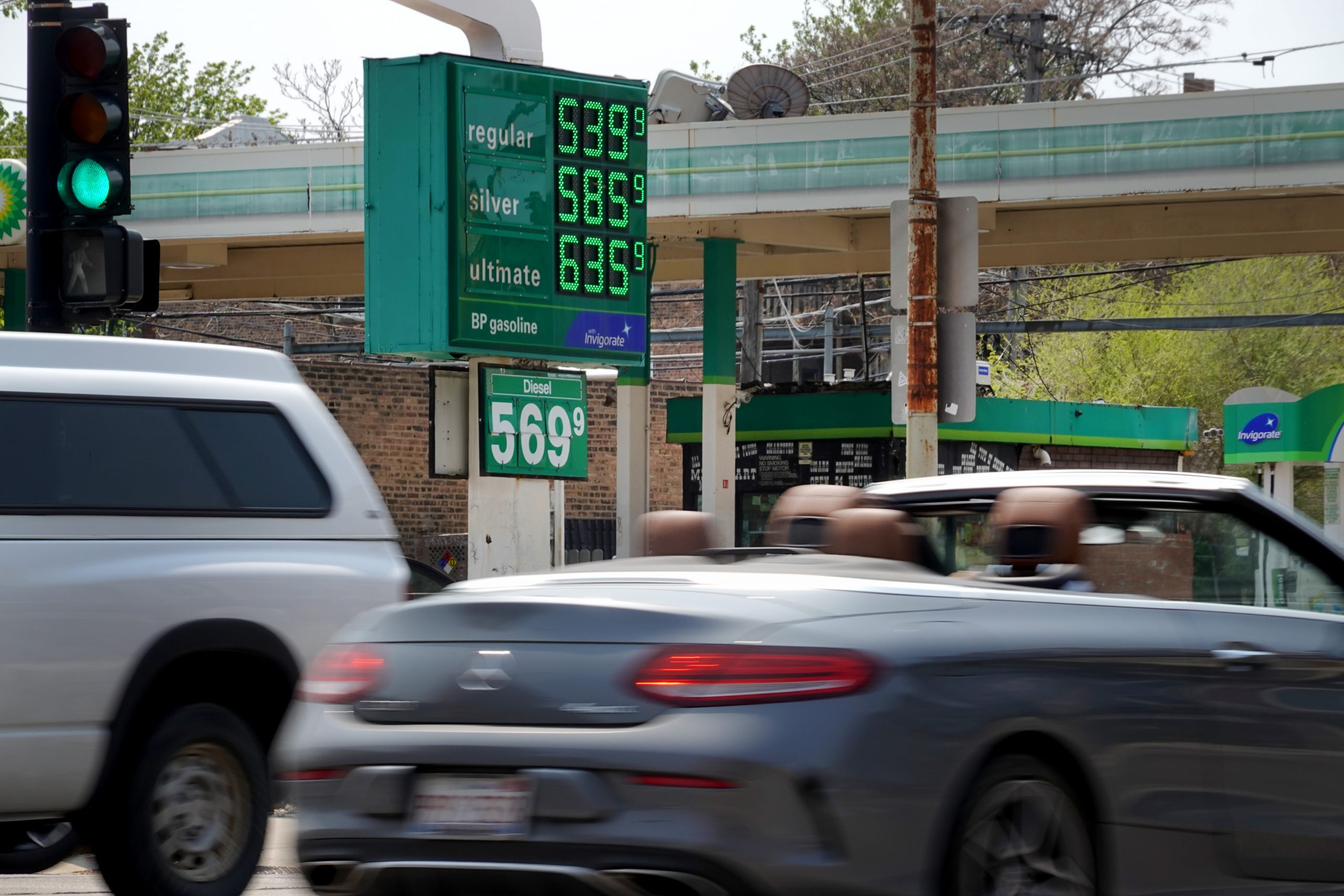 Gas prices reach $5, but Americans are still hitting the road