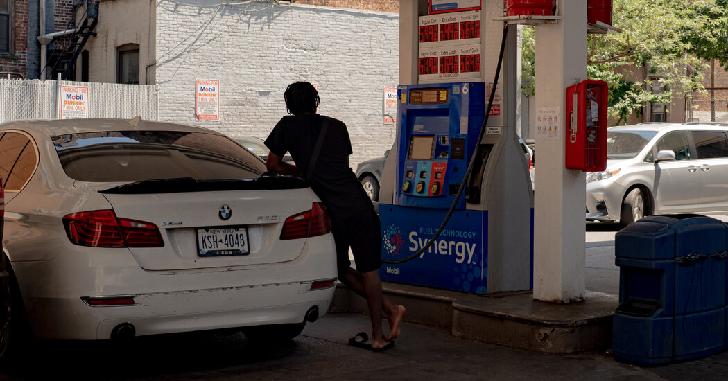Biden Will Push Congress for a Three-Month Gas Tax Holiday