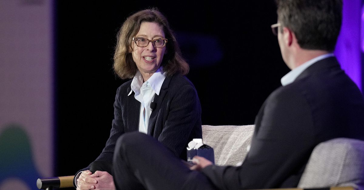 Fidelity’s Abigail Johnson Reaffirms Crypto Commitment in Bear Market