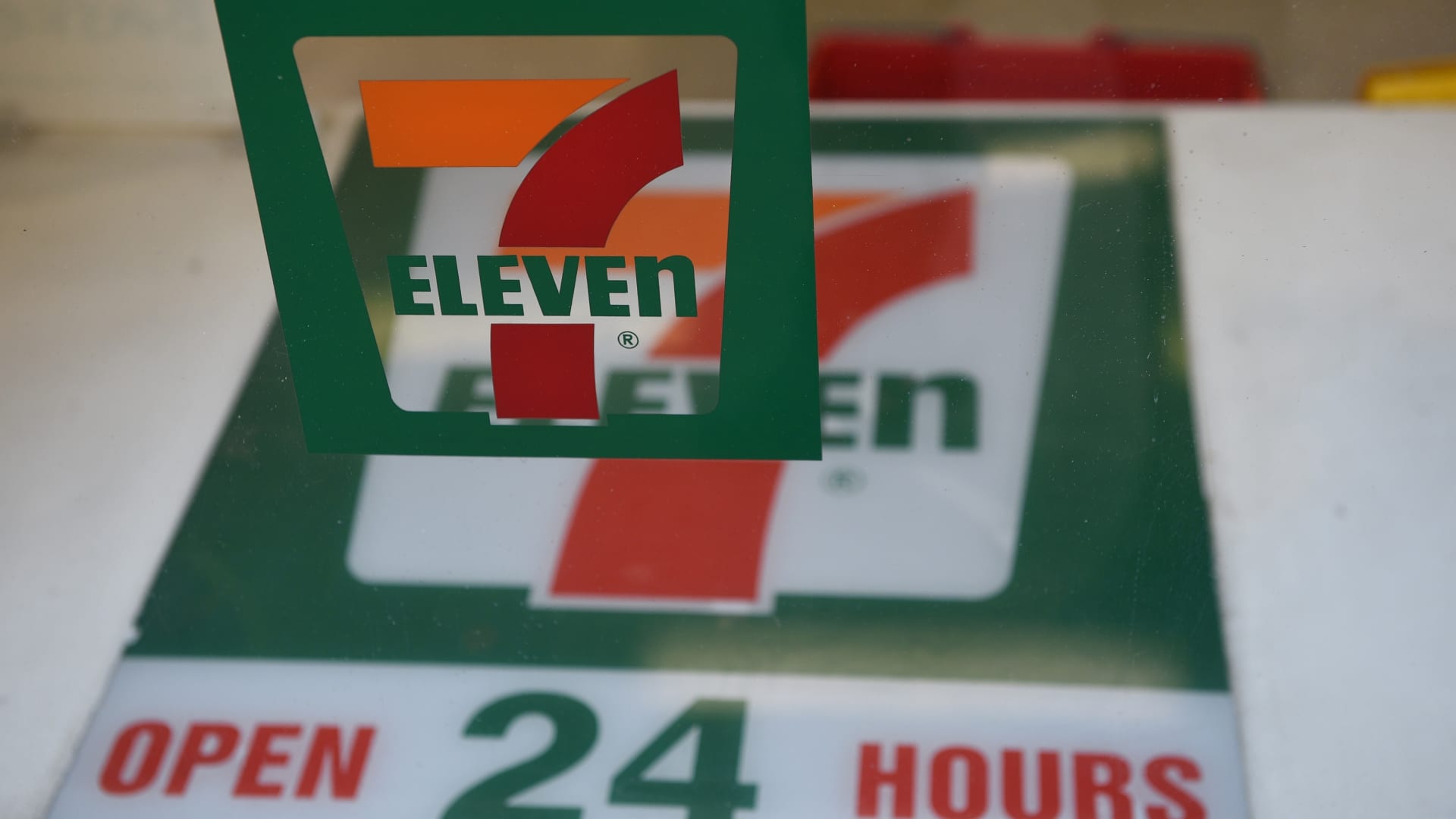 7-Eleven cuts 880 jobs as part of restructuring