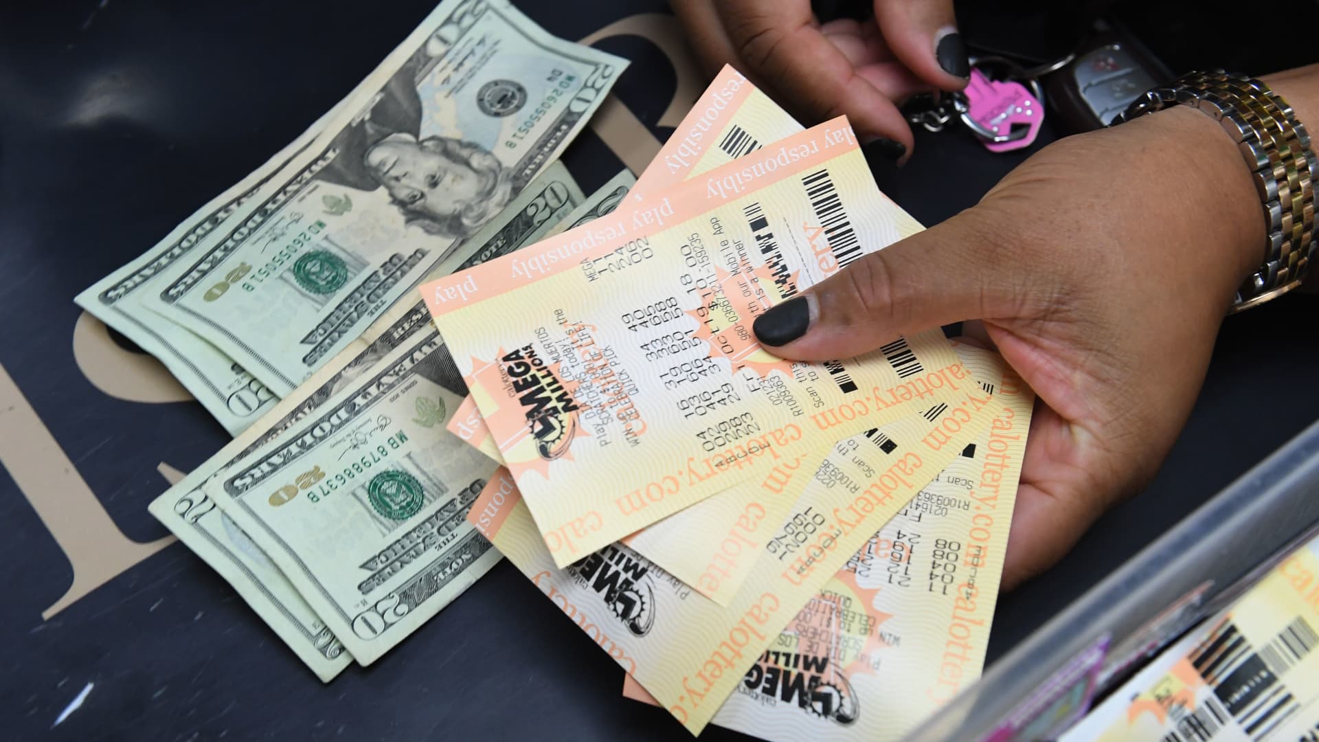 The Mega Millions jackpot is now $1.02 billion. Here’s the tax bill