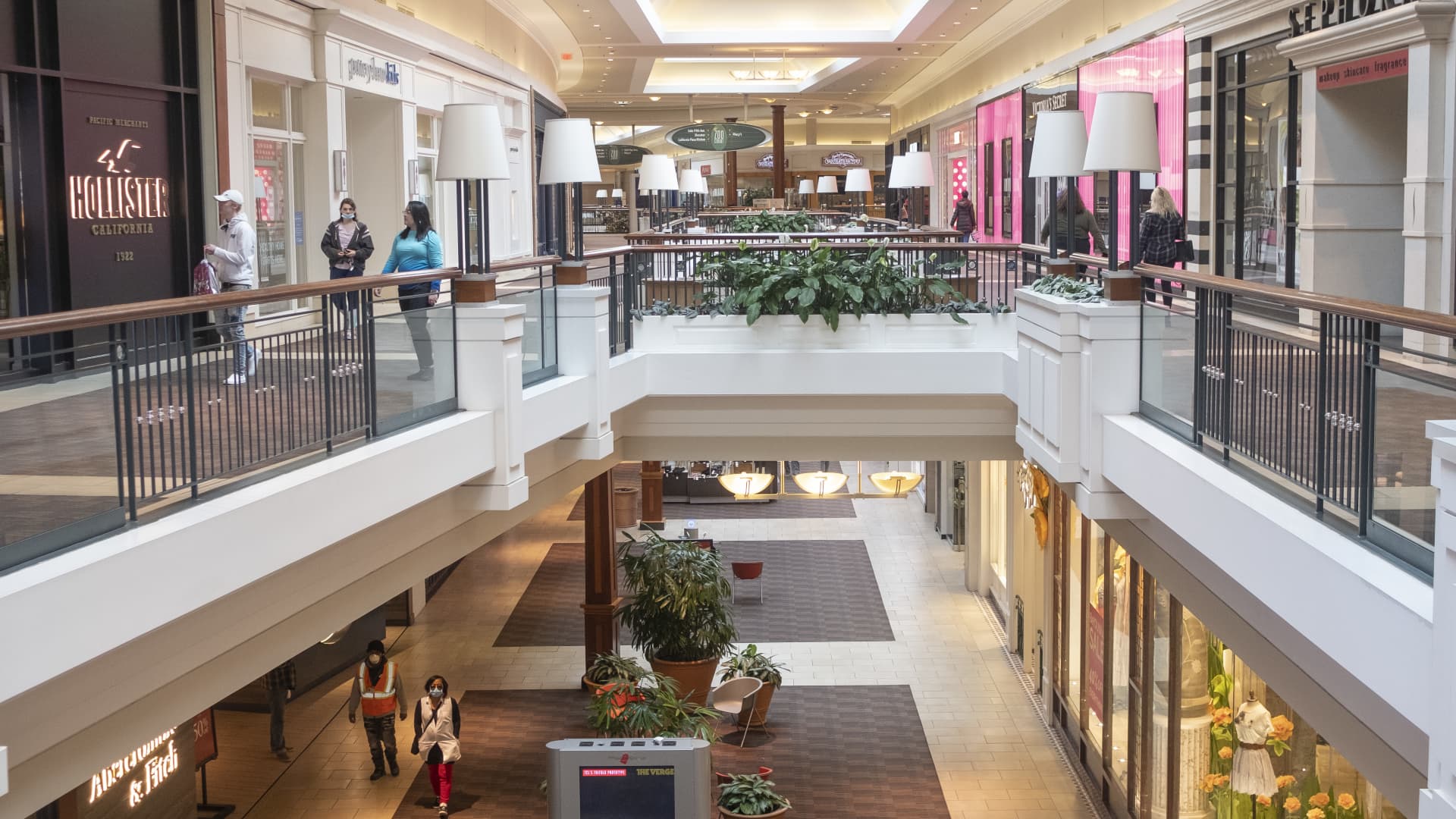 3 reasons why executives are leaving retailers from GameStop to Gap