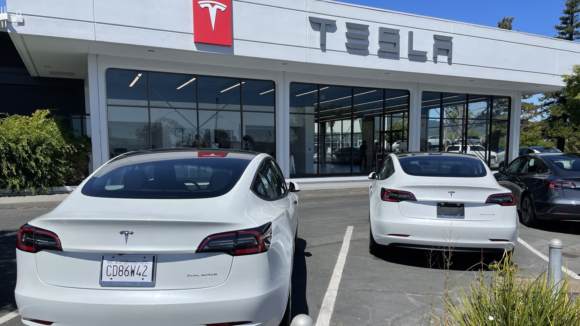 Tesla can lower car prices if inflation ‘calms down’