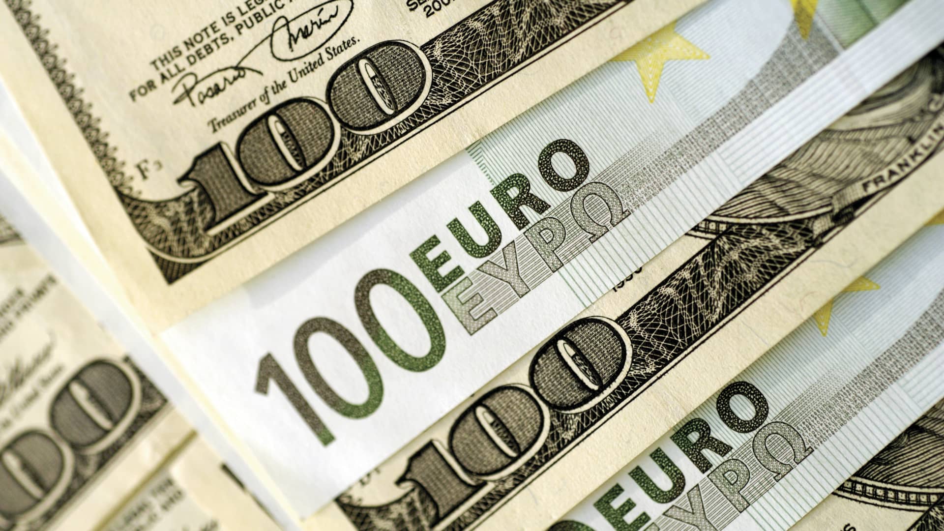 When to buy euros, other currency for a trip abroad