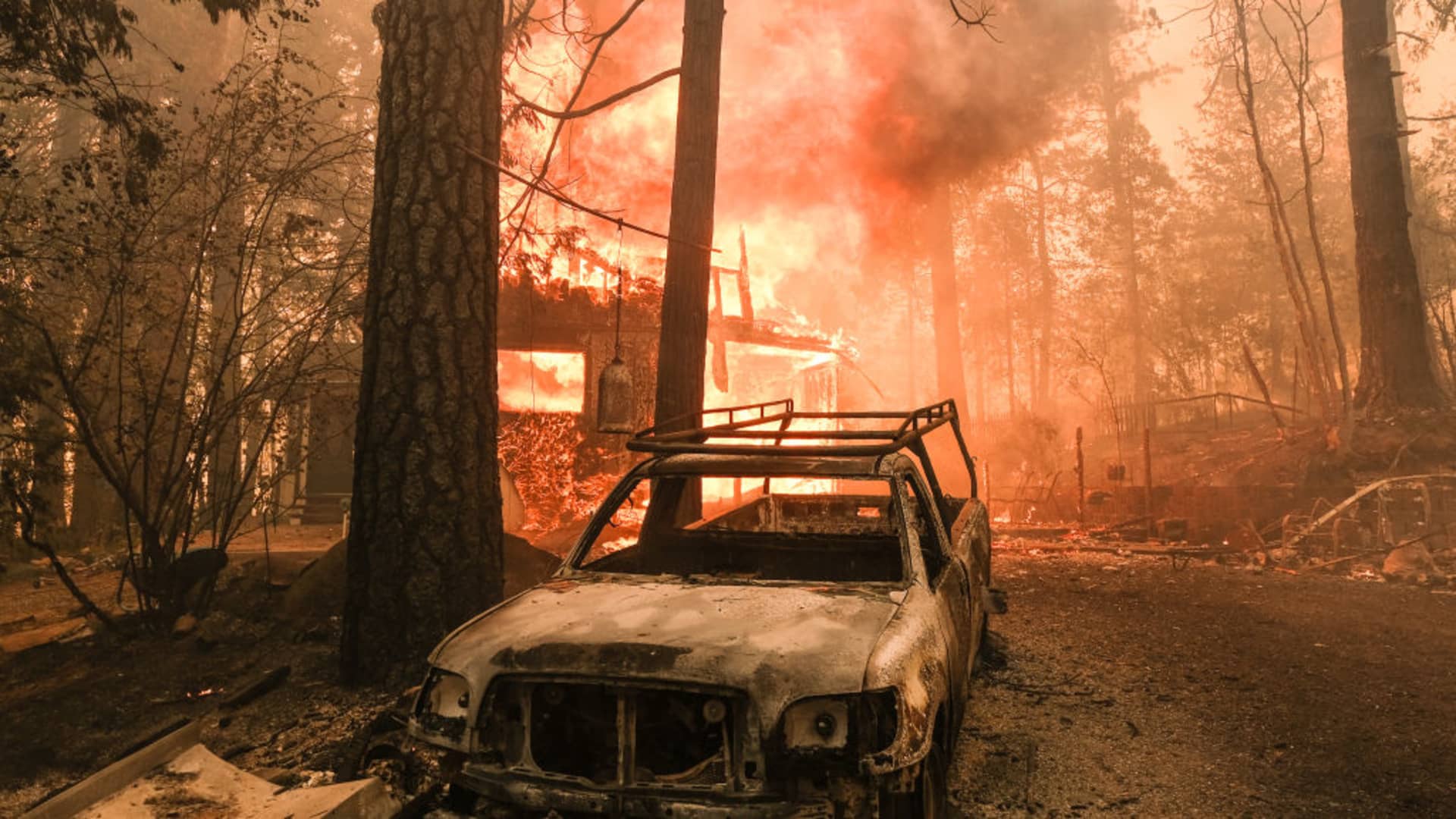 Gov Newsom declared a state of emergency over Oak Fire in California