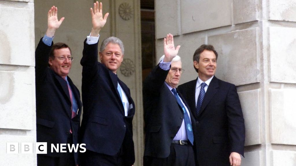 David Trimble: Bill Clinton hails him a leader of courage