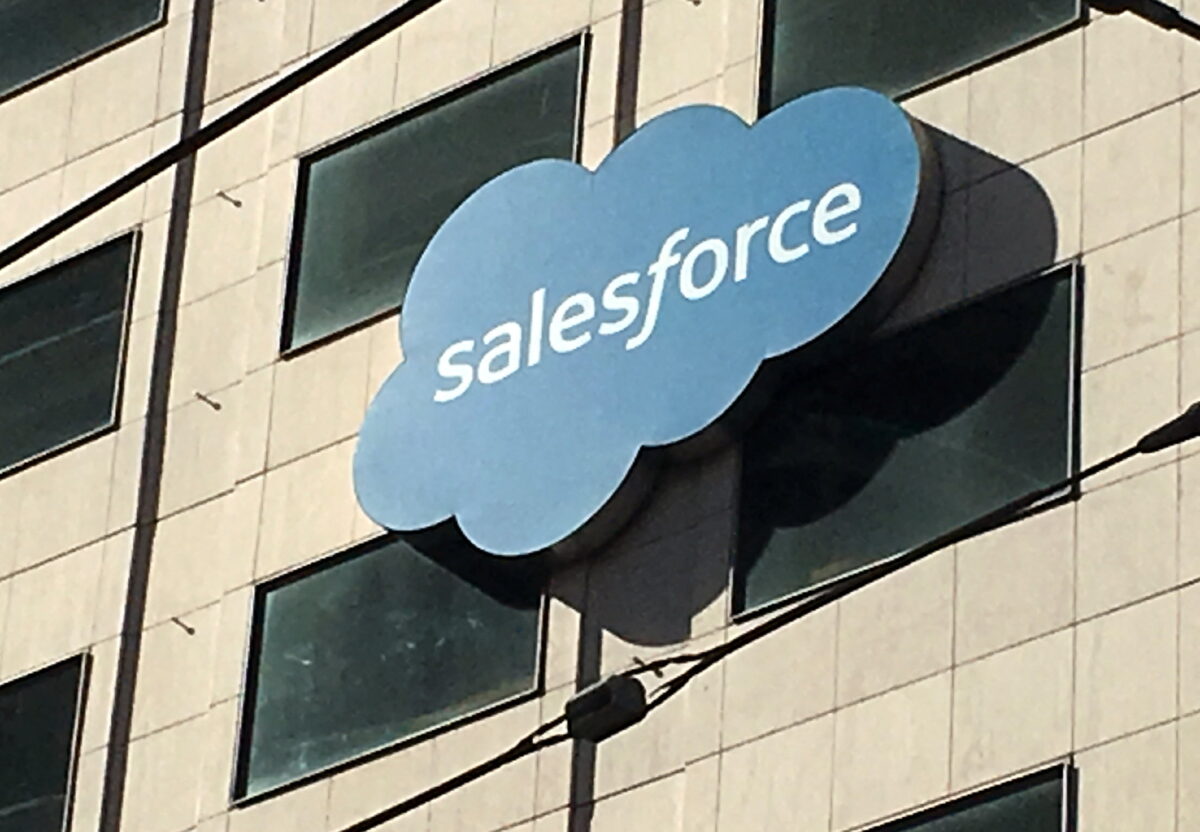Salesforce Cuts Forecast on Lower IT Spending, Forex Hit
