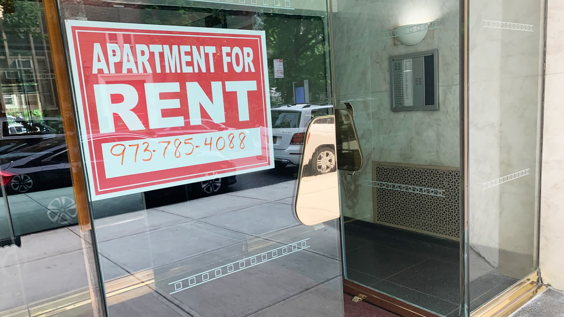 Apartment rents are finally easing after an incredible run. Here’s how to play it