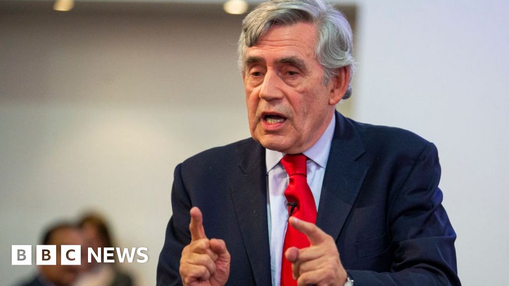 Gordon Brown demands emergency budget before 'financial timebomb'